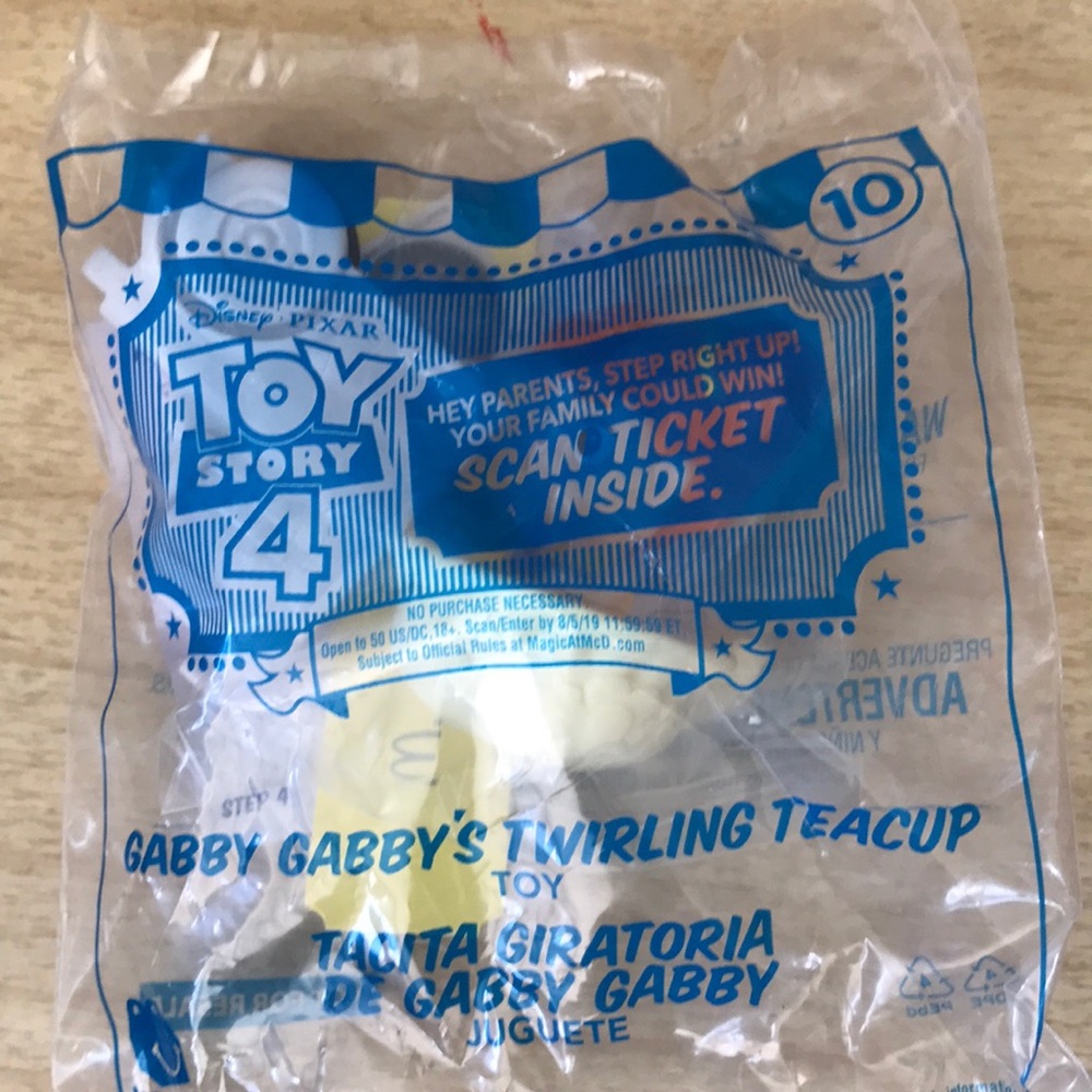 Toy Story 4, Gabby Gabby’s Twirling Teacup